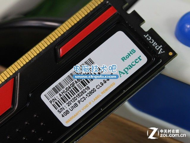 宇瞻 4GB DDR3 1600（黑豹玩家） 标签特写 