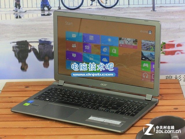 Acer V5-573  外观图 