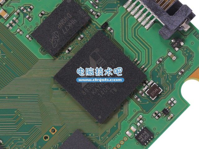 杰出入门作品 观英睿达MX100 128G SSD