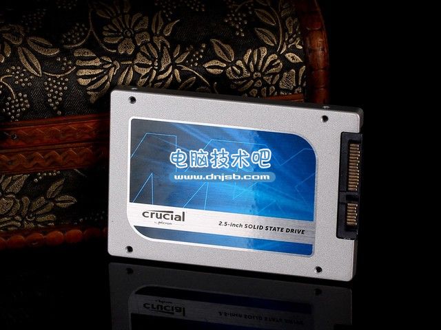 杰出入门作品 观英睿达MX100 128G SSD