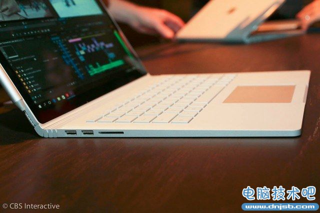 甩MacBook Pro几条街 Surface Book笔记本图赏