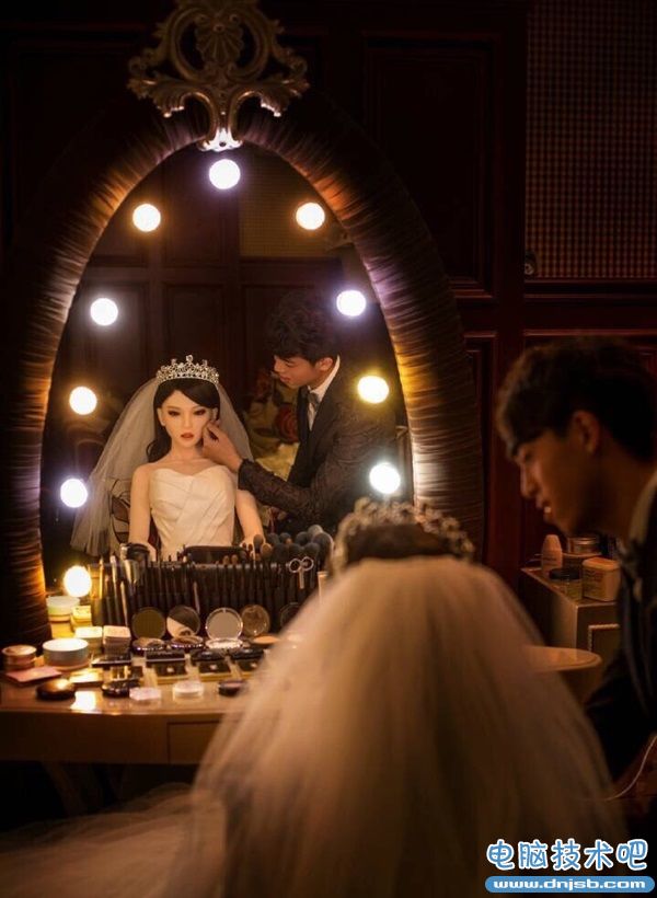 北京28岁青年与充气娃娃结婚 网友：画面超美 超有感觉