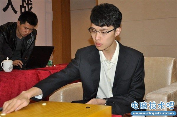 围棋人机大战：中国高手痛杀韩国电脑