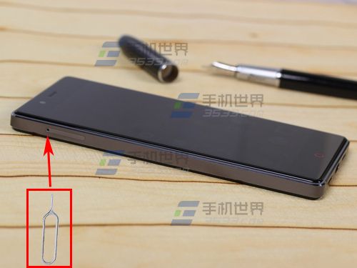 努比亚Z9怎么装SIM卡 Z9插手机卡方法