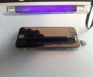 惊现手机碎屏恢复胶水只要224元 用胶水就能让碎裂的手机屏幕完好如初