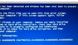电脑插上U盘开机出现蓝屏怎么解决 为什么电脑插入U盘后出现蓝屏怎么办