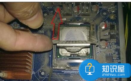 如何拆除和存放CPU 教你主板怎么更换cpu