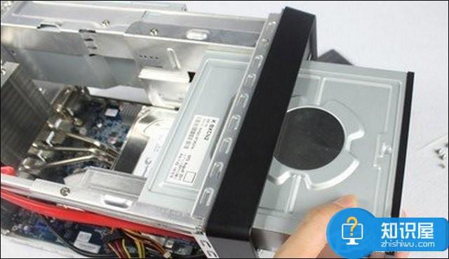 台式机怎么安装光驱 手工安装光盘驱动器的图文教程