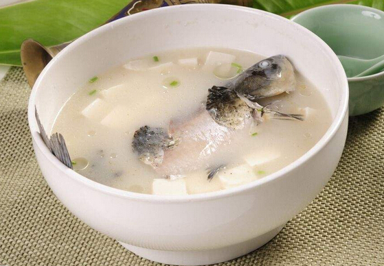 孕妇食谱清炖鱼汤的做法 美味自制清炖鱼汤怎么做