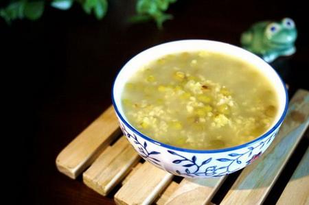 夏季开胃消暑绿豆小米粥怎么做 绿豆小米粥的功效及作用