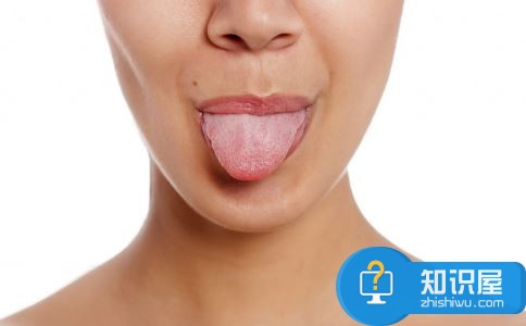 舌头有裂痕怎么回事 怎么从舌头看疾病 如何由舌头看病