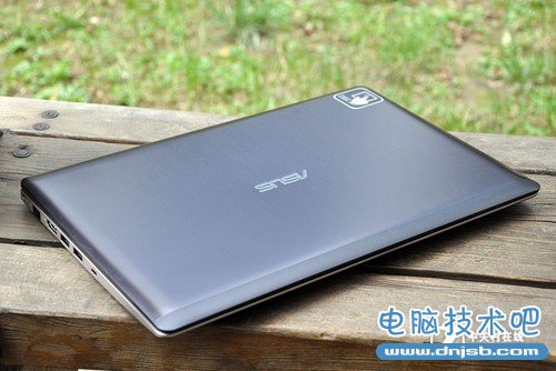 3299元触控本！华硕VivoBook S200赏析 