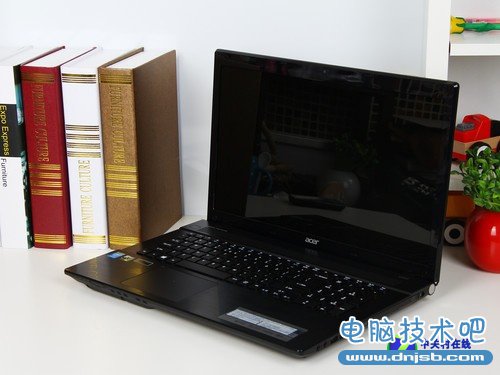 Acer V3-772黑色 外观图 