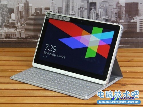 Acer P3-171 外观图 